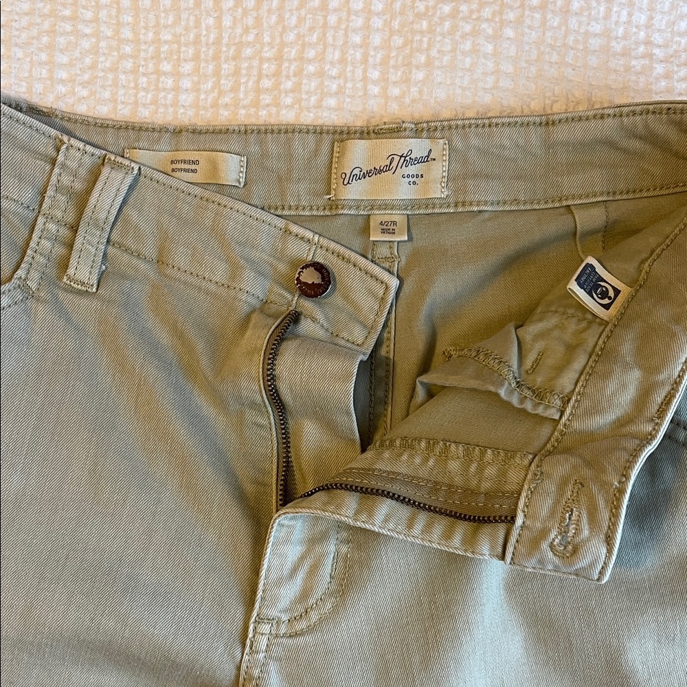 Universal Thread Women's Light Green Straight Leg Cargo Pants - Picture 6 of 9